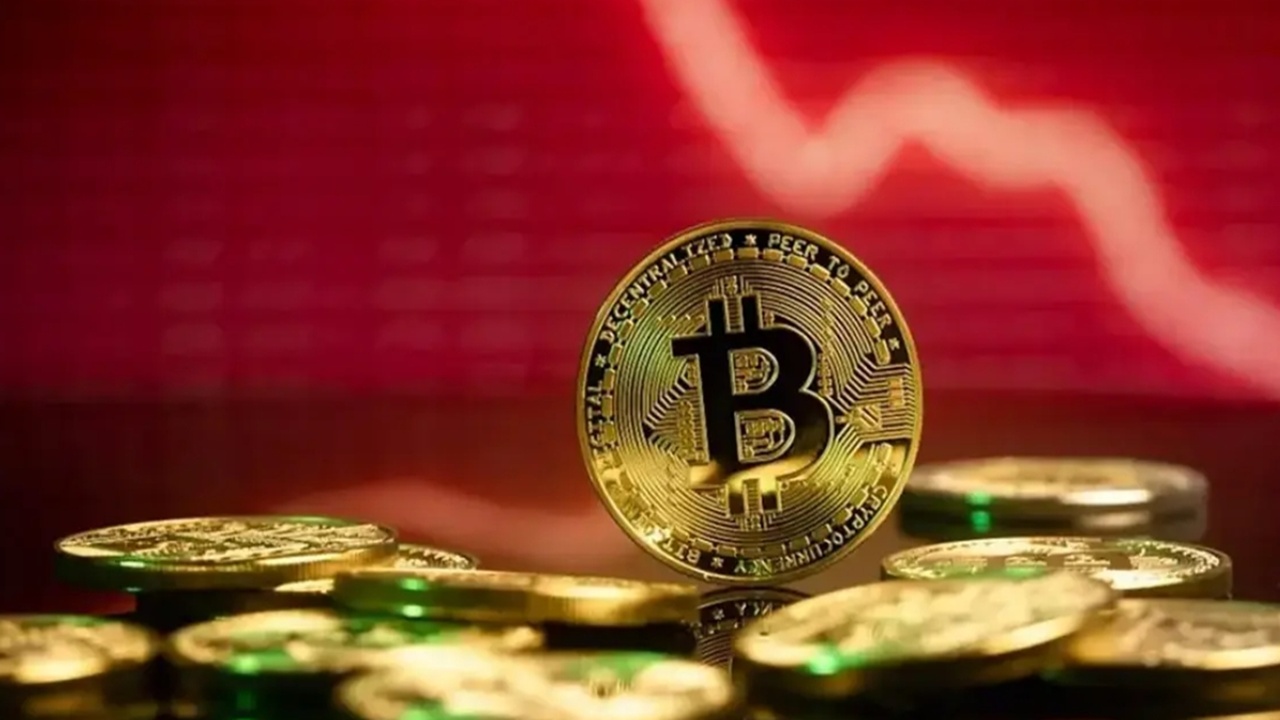 Bitcoin’de “Büyük Çöküş” Alarmı: Mike McGlone 10 Bin Dolar İçin Tarih Verdi!