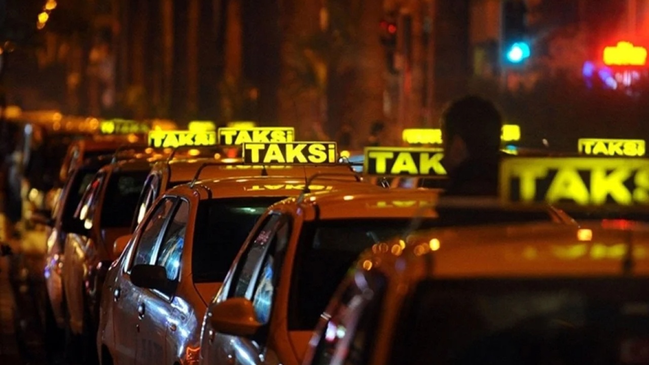 İstanbul’da Ulaşıma Dev Zam: Taksilerde Yeni İndi-Bindi Ücreti Belli Oldu!